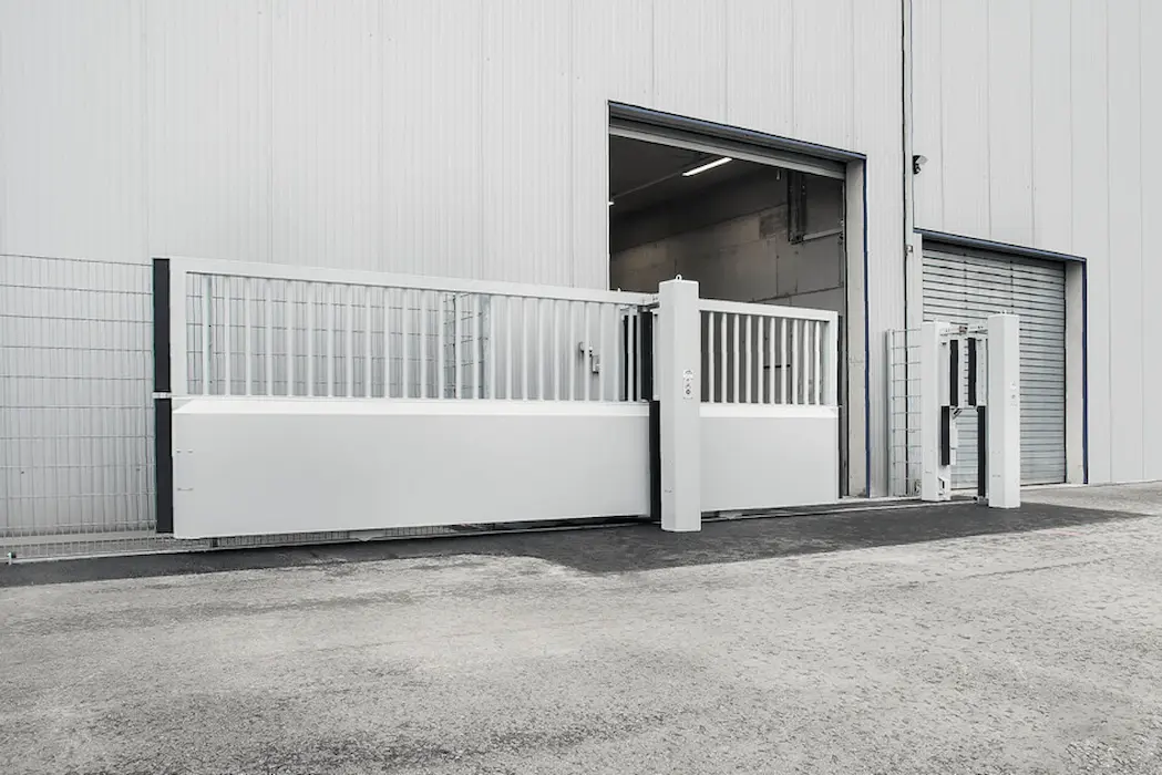 K8 Sliding Gate